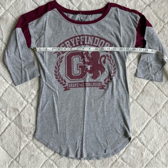 Harry Potter | Gryffindor Maroon & Gray 3/4 Sleeve Athletic Raglan | Size Small - Picture 7 of 8